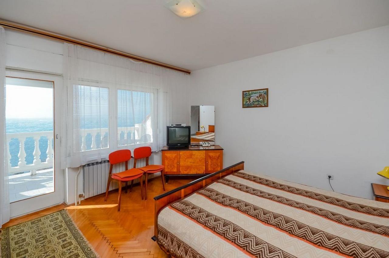 Apartments Lucia Senj  Buitenkant foto